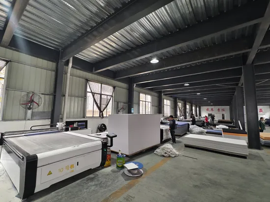 Элегантные акустические потолочные панели для эффективной шумоизоляции